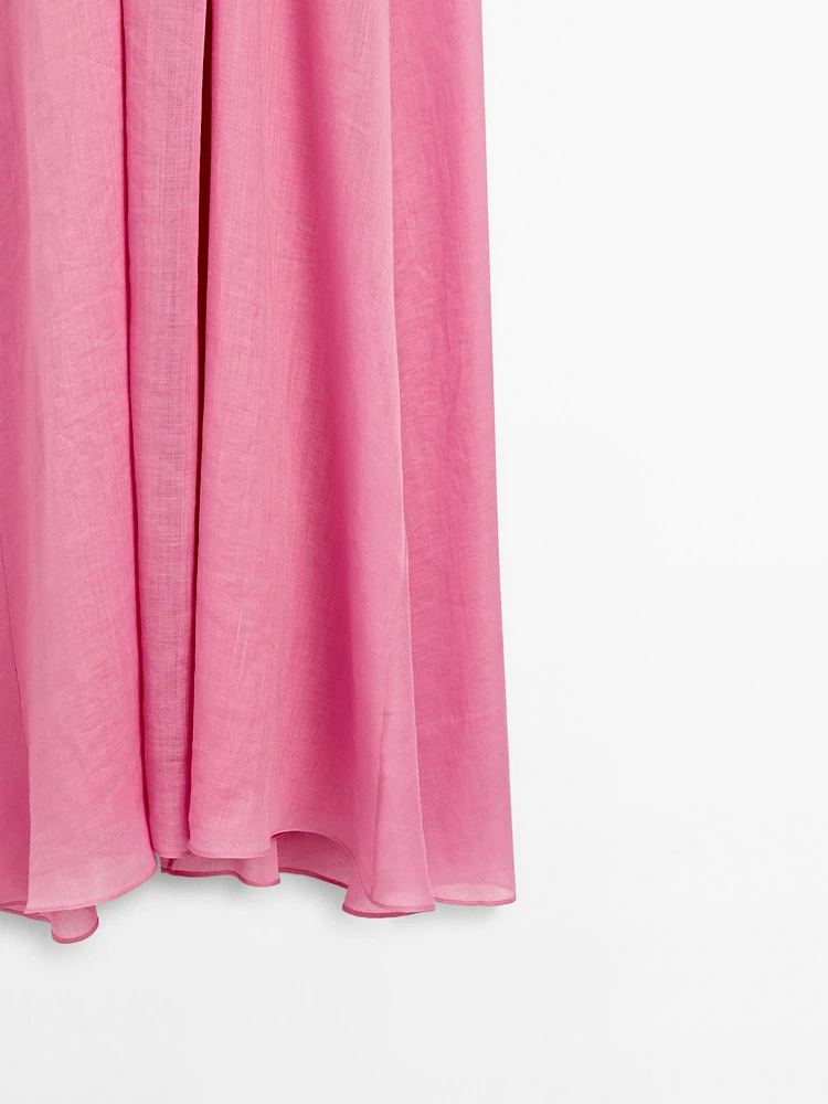 Robe longue froncée à encolure américaine