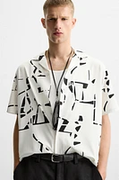 ABSTRACT PRINT STRETCH SHIRT