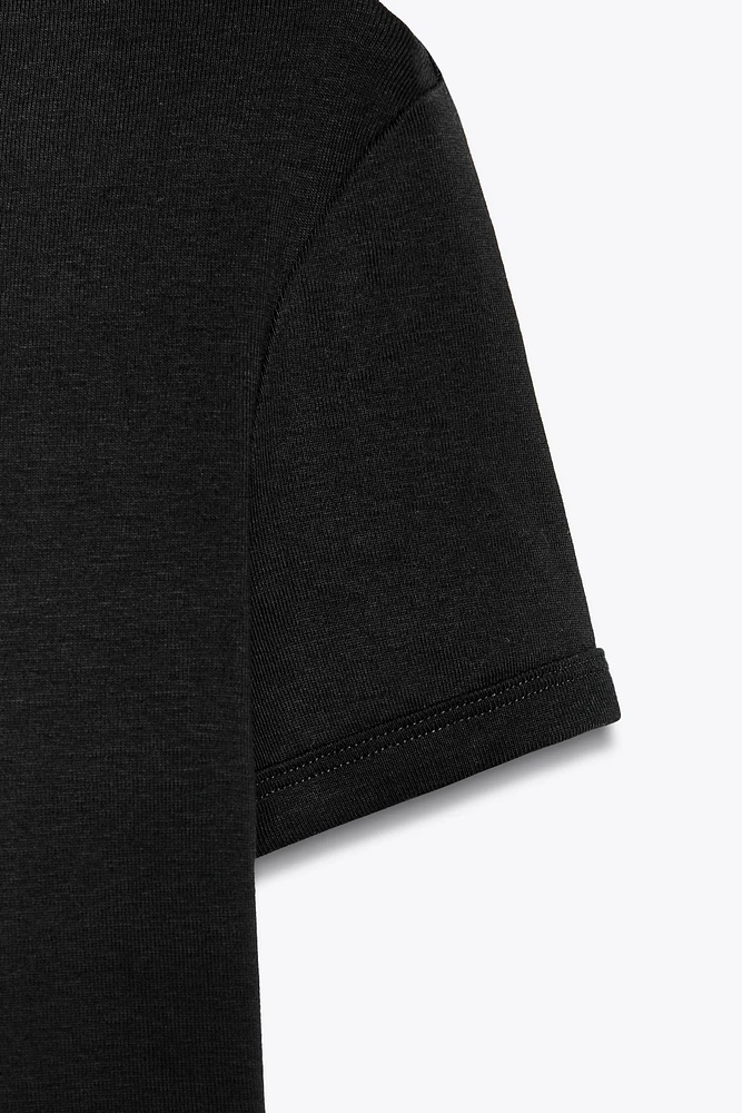 BACK SEAMED T-SHIRT