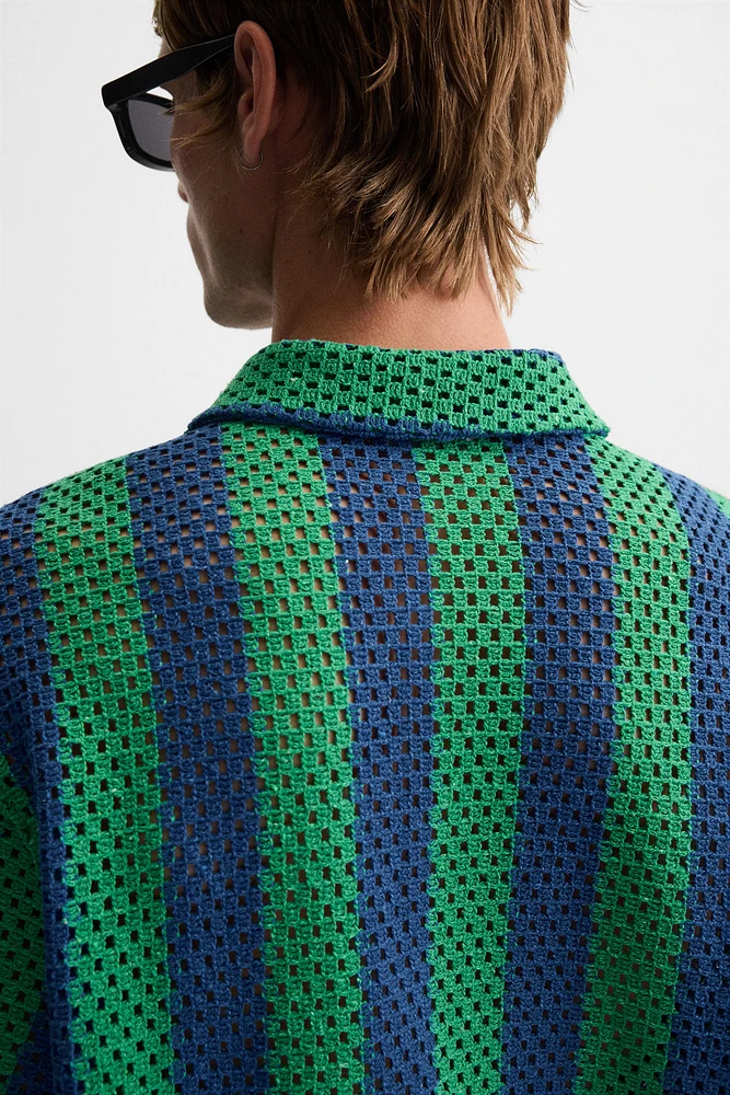 CHEMISE STRUCTURÉE AU CROCHET