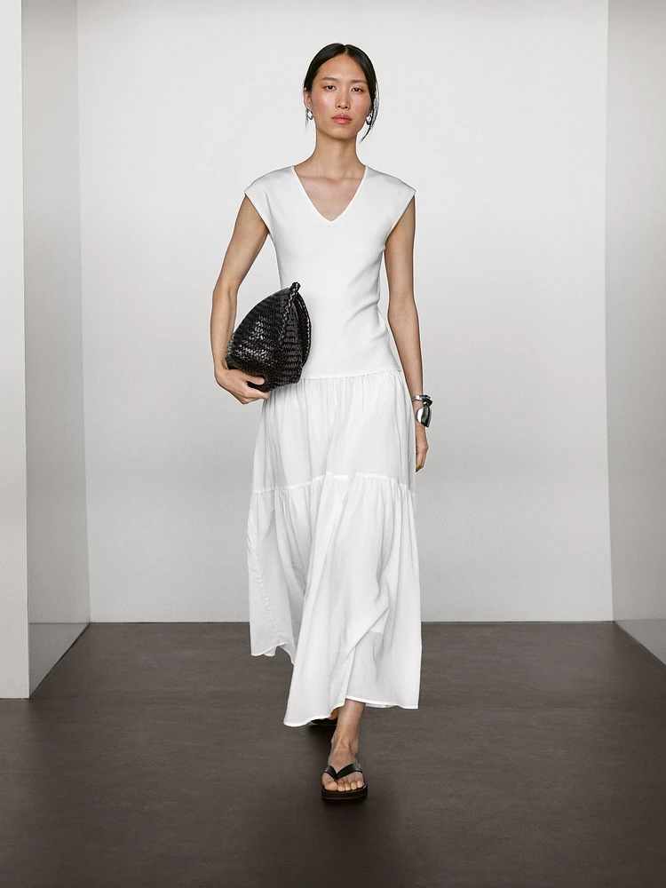 Long contrast V-neck dress