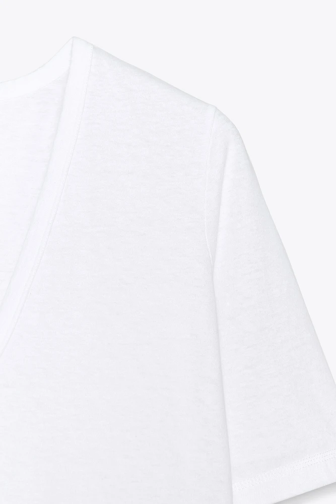 T-SHIRT COL EN V