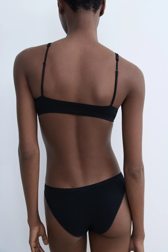 BRALETTE TRIANGLE SANS COUTURE