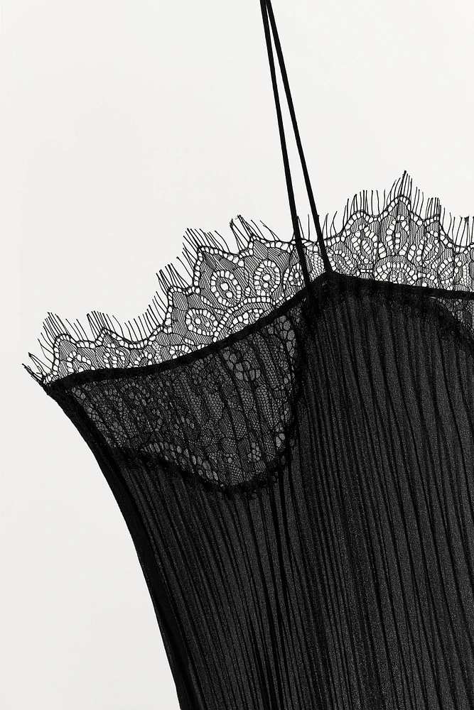PLEATED LACE DETAIL TOP