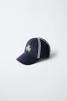 CASQUETTE BRODÉE HÔTEL MAGIQUE © X ZARA