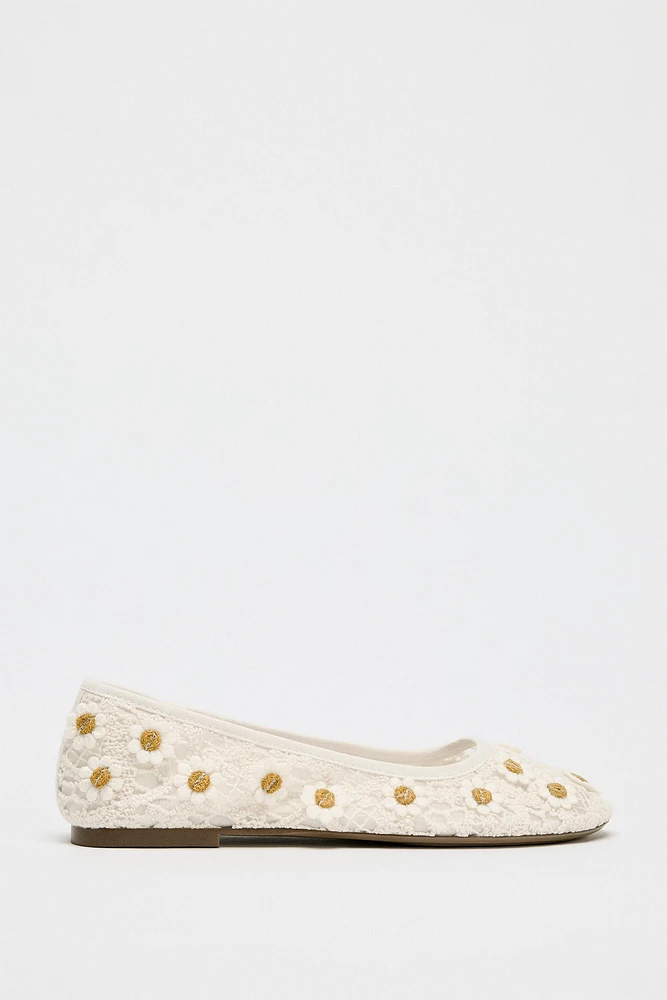 CROCHET DAISY BALLET FLATS