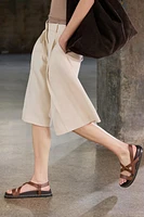 LOW-HEELED STRAPPY LEATHER SANDALS