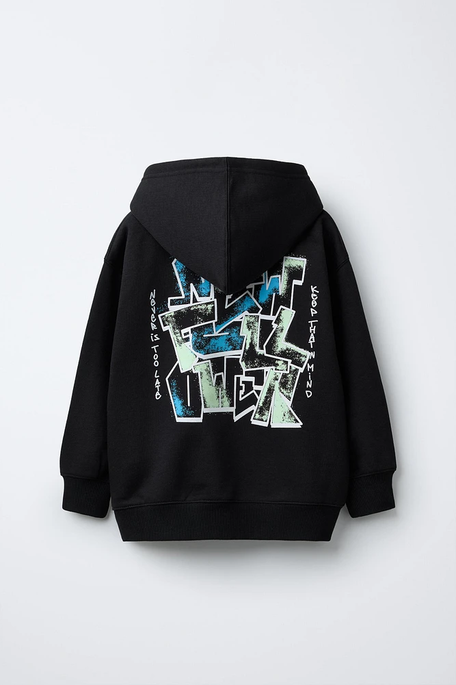 GRAFFITI PRINT HOODED SWEATSHIRT