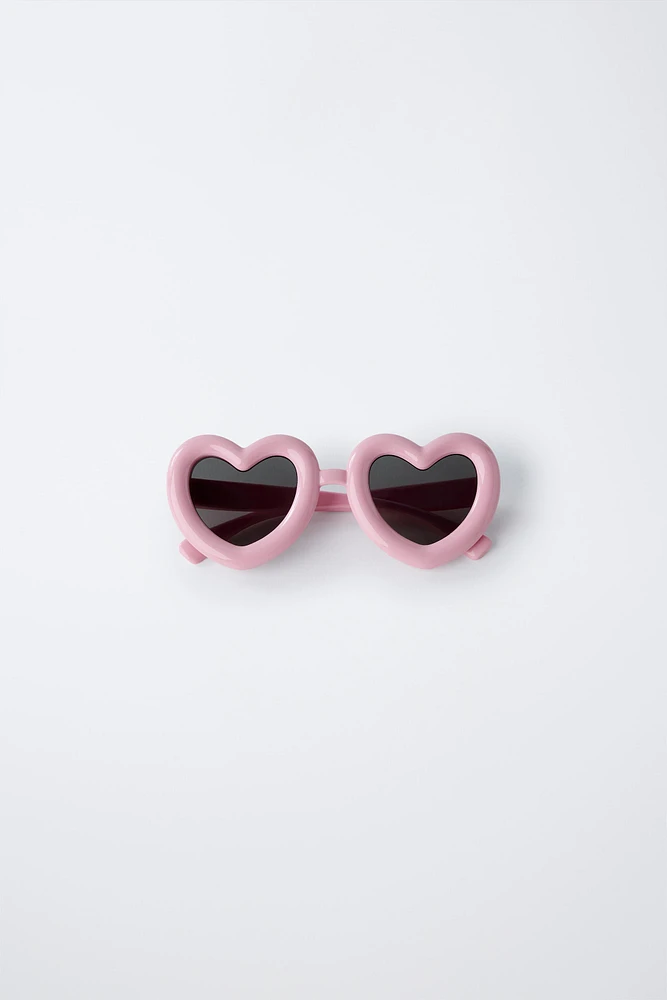 HEART PLASTIC SUNGLASSES