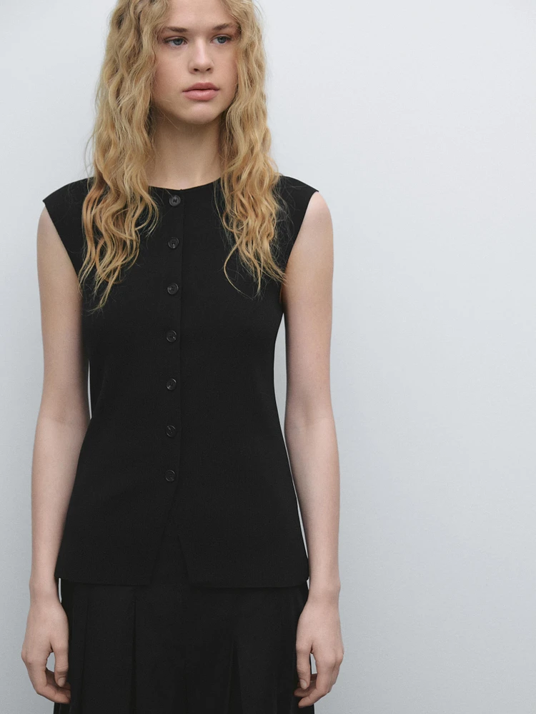 Tailored fit knit waistcoat with buttons