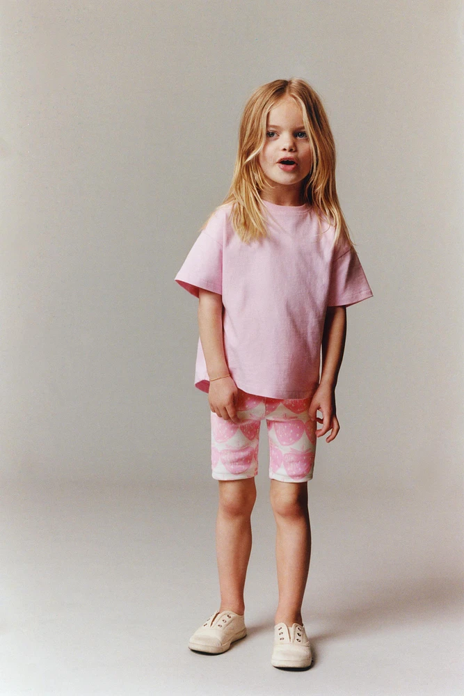 PLAIN T-SHIRT AND PRINTED BIKE SHORTS SET