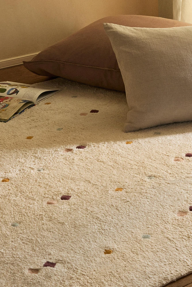 TAPIS ENFANT LOSANGES BRODÉS MULTICOLOREs