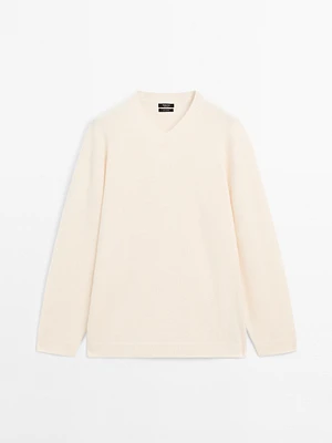 Oversized cashmere V-neck sweater