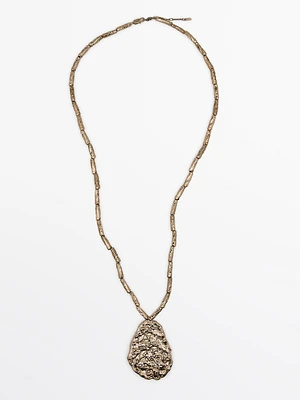 Long necklace with stone piece