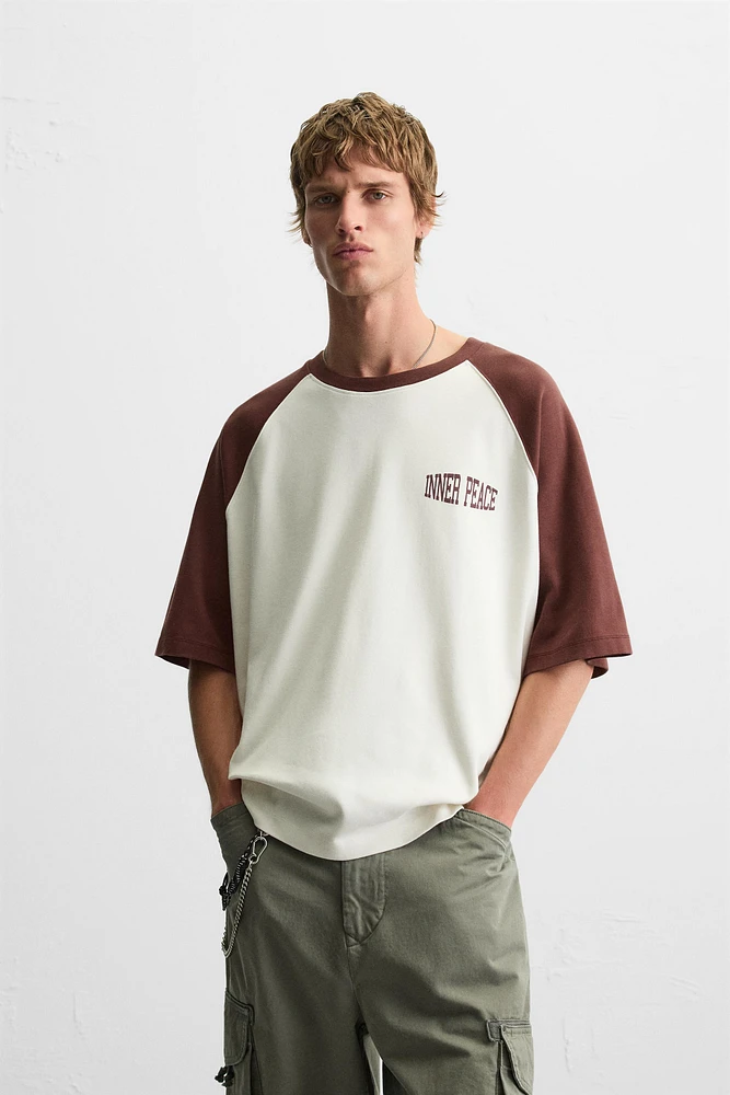 T-SHIRT COLOR BLOCK INSCRIPTIONS
