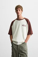 T-SHIRT COLOR BLOCK INSCRIPTIONS