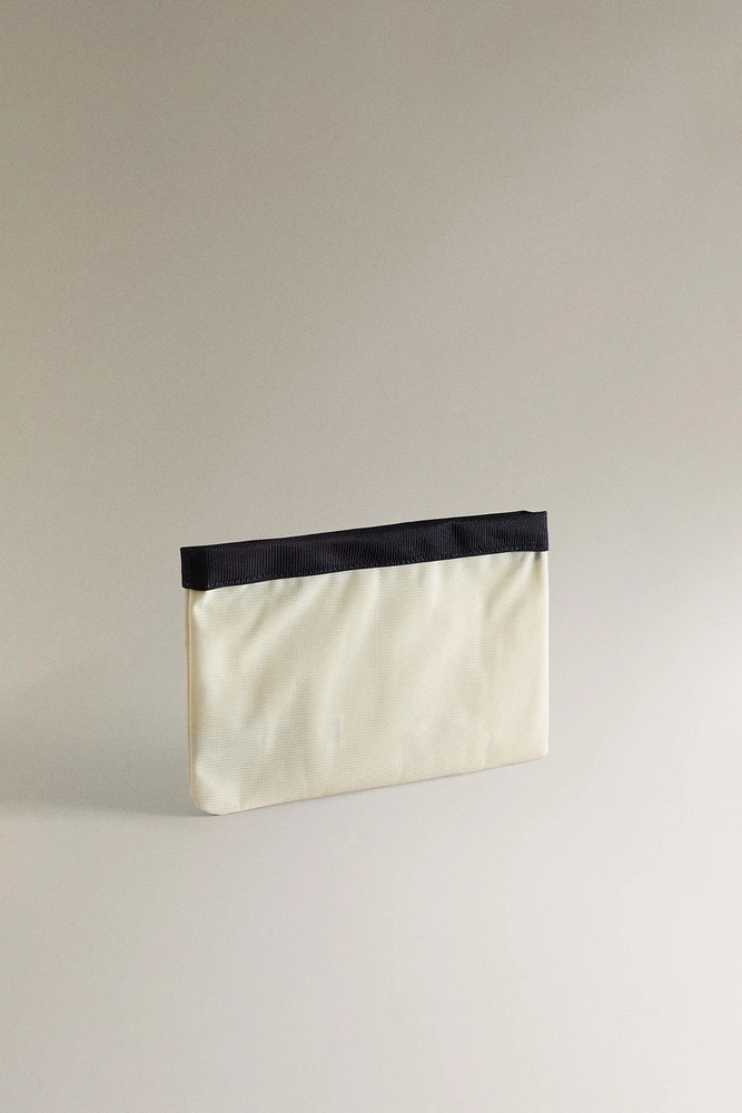 WATERPROOF TOILETRY BAG