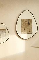 IRREGULAR-SHAPED PICTURE FRAME