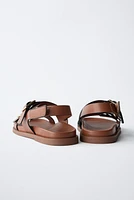 SANDALES À BOUCLES