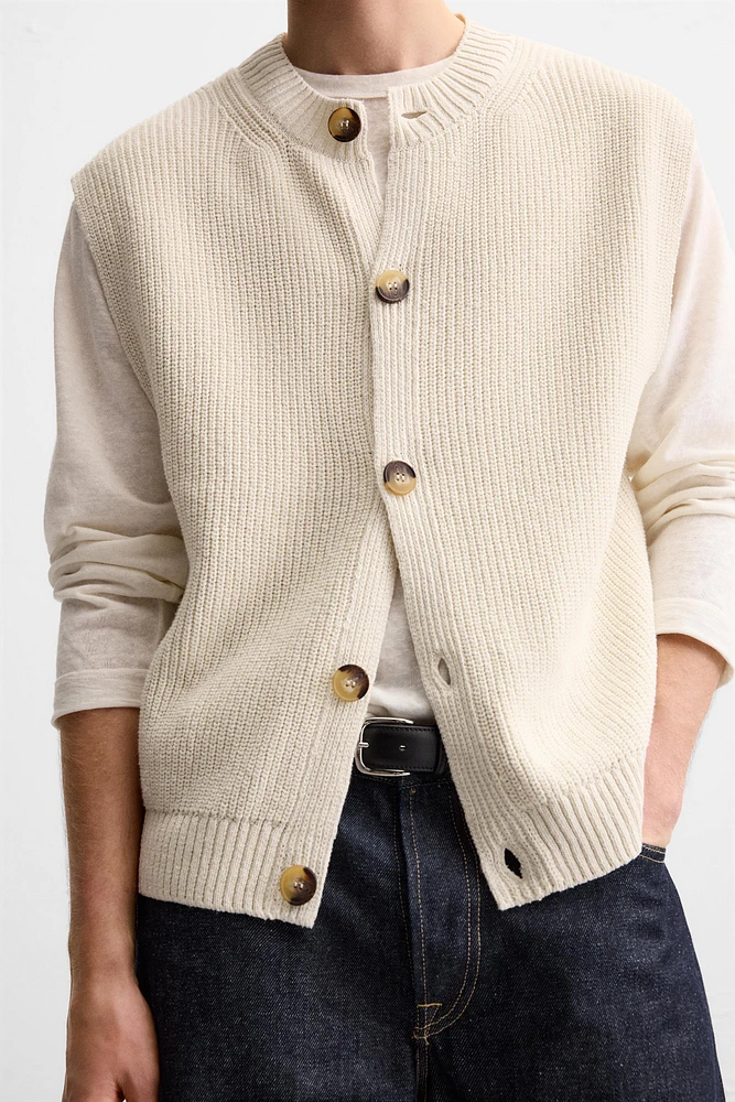 TEXTURED KNIT VEST