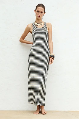 ROBE LONGUE EN MAILLE AJOURÉE