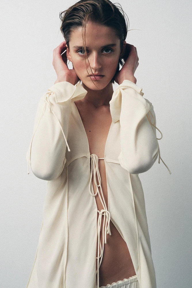 CHEMISE LACÉE DEVANT