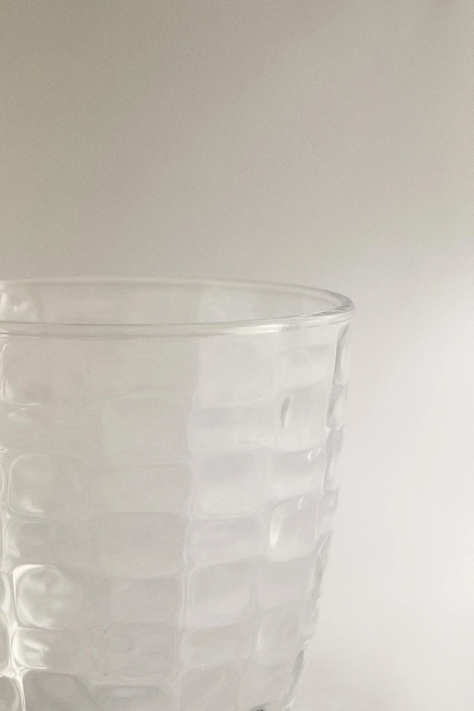 RAISED SQUARE-EFFECT TUMBLER