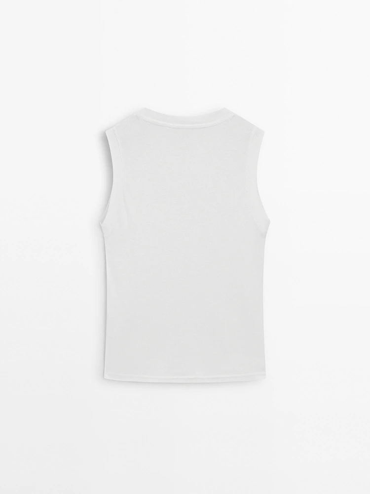 100% cotton V-neck T-shirt