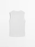 100% cotton V-neck T-shirt
