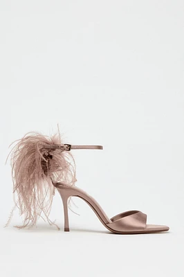 SANDALES À TALONS ET PLUMES FANTAISIE