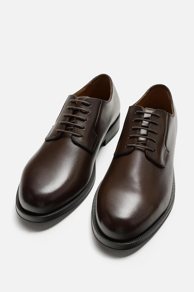 CHAUSSURES EN CUIR CHIC