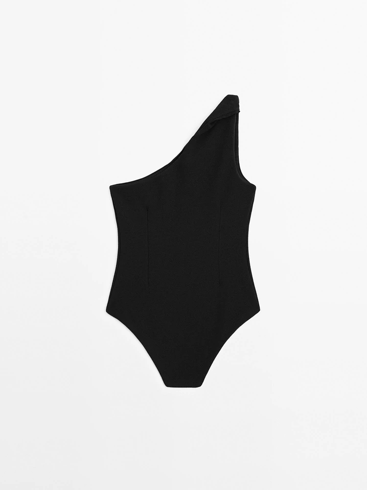 Maillot de bain texturé col asymétrique