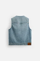 GILET EN DENIM DÉLAVÉ