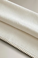 BATH TOWEL WITH TOPSTITCHING AND TASSELS