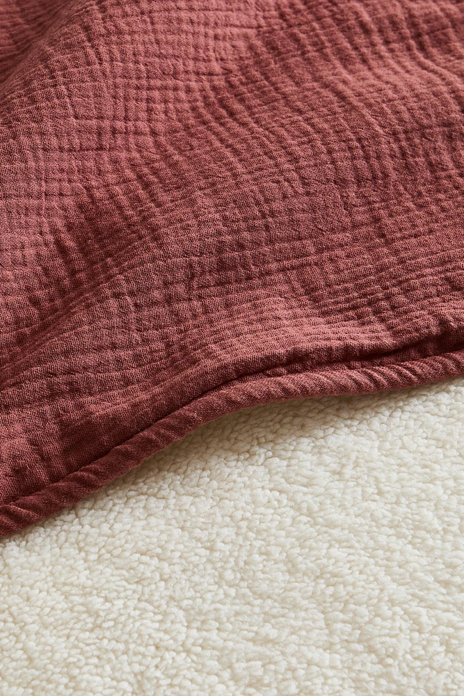 CHILDREN’S REVERSIBLE COZY BLANKET