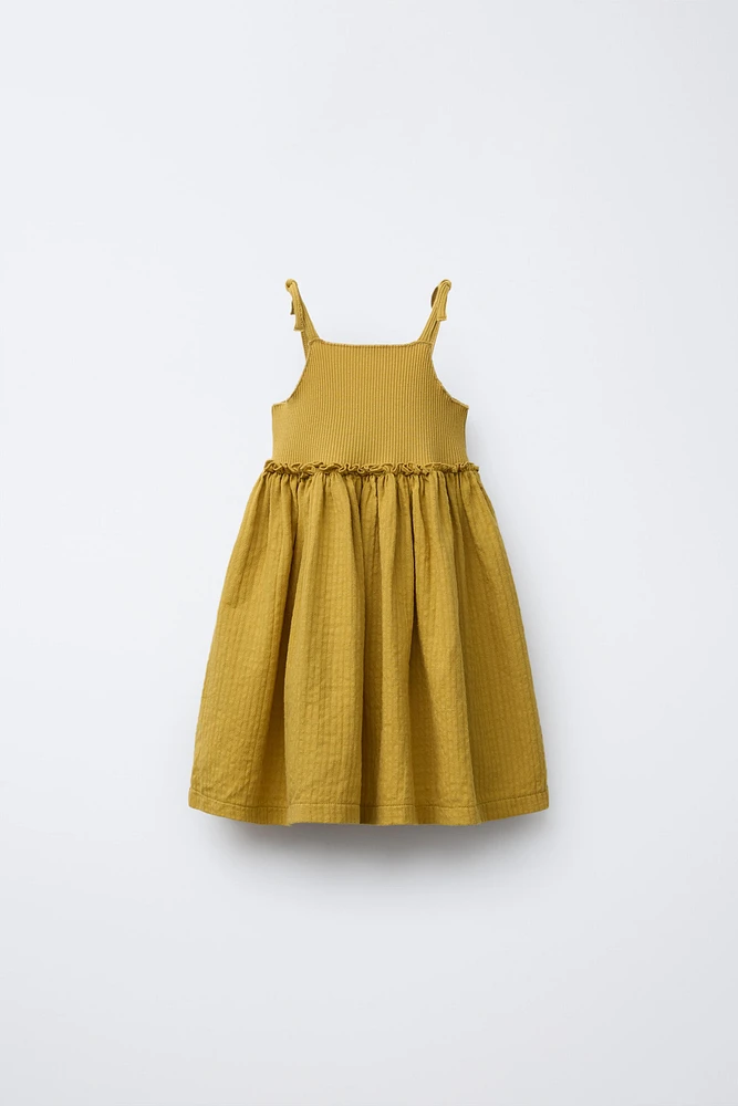 ROBE EN MATIÈRES VARIÉES RIB À TEXTURE