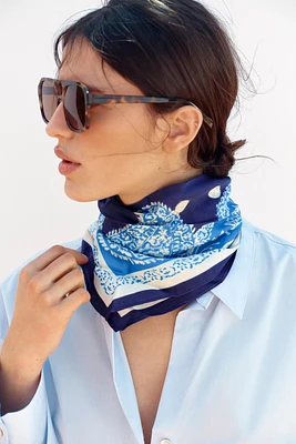 POLKA DOT PRINT SCARF