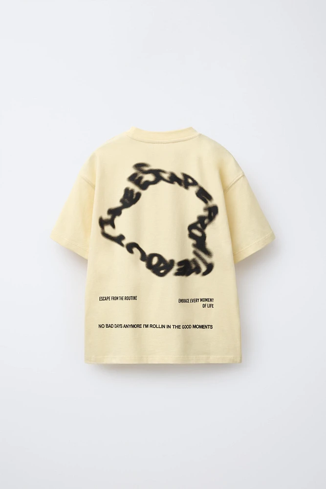 RAISED TEXT PRINT T-SHIRT