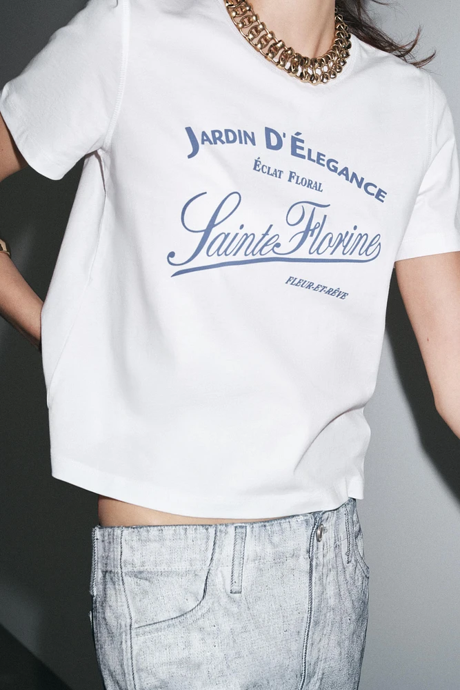 CONTRAST TEXT T-SHIRT