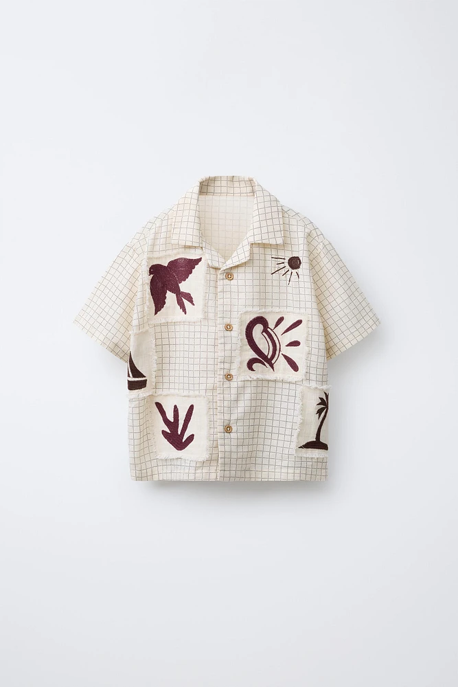 CHEMISE À CARREAUX ET PIÈCES