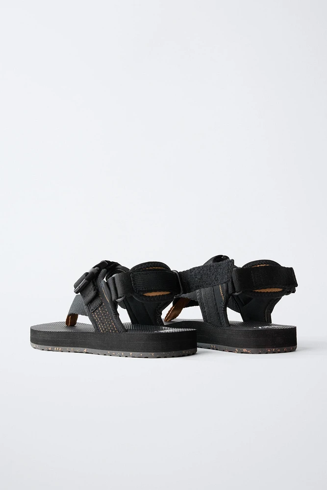 SANDALES DE BASKETS