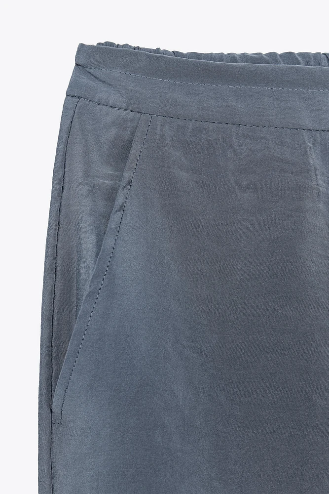 FLOWY PANTS WITH BUTTONS