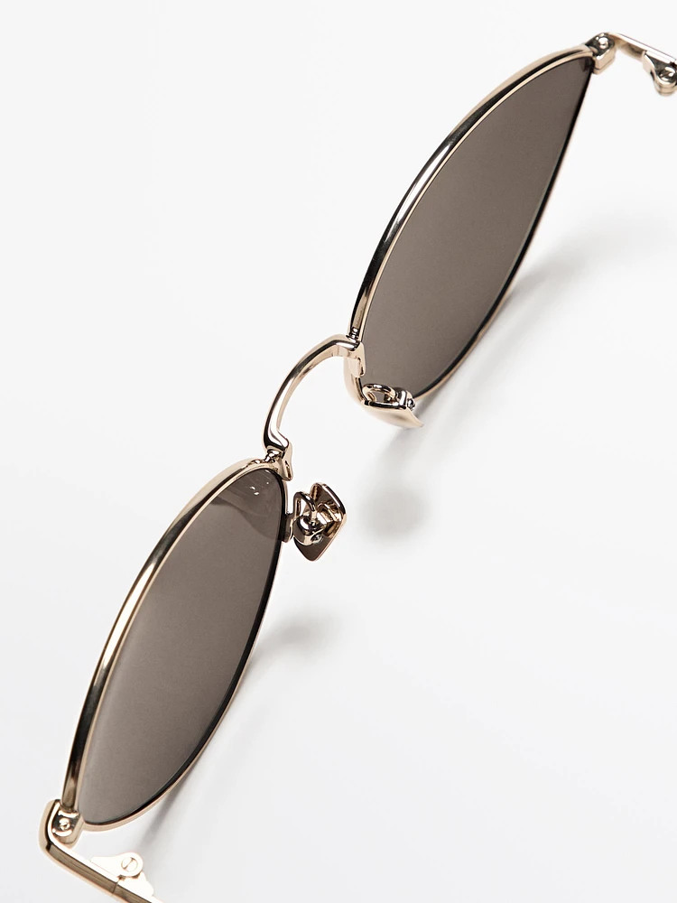 Metallic cateye sunglasses