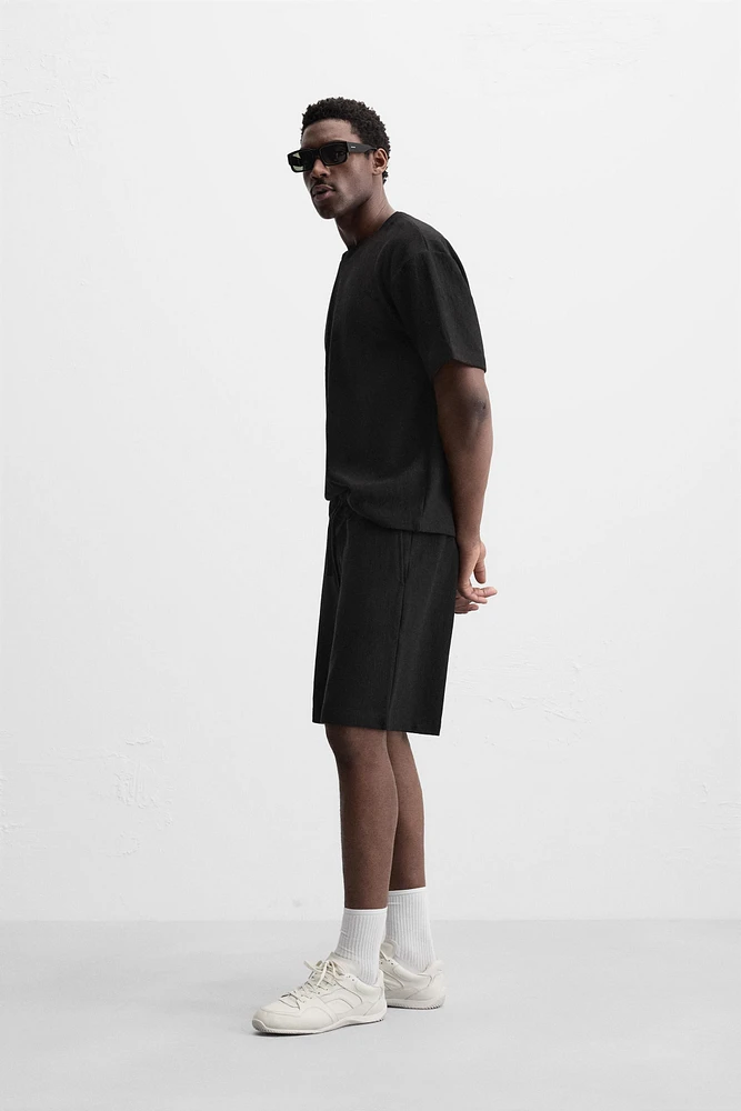 TEXTURED JOGGER SHORTS