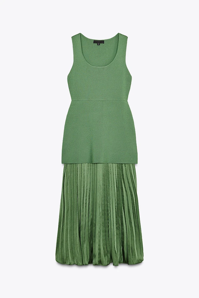 ROBE EN MAILLE PLISSÉE MATIÈRES VARIÉES