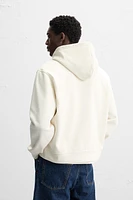 SWEAT BASIQUE À CAPUCHE ET ZIP