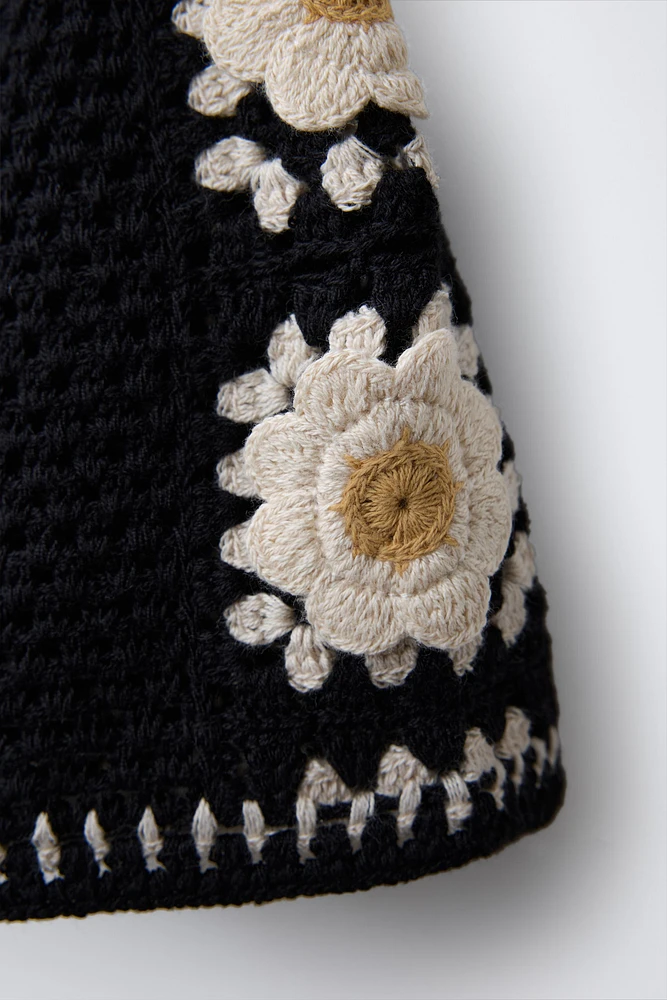 SHORT EN MAILLE À FLEURS CROCHET