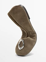 Ballet flats with metal piece