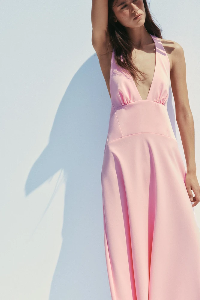 ROBE MI-LONGUE AVEC ENCOLURE AMÉRICAINE