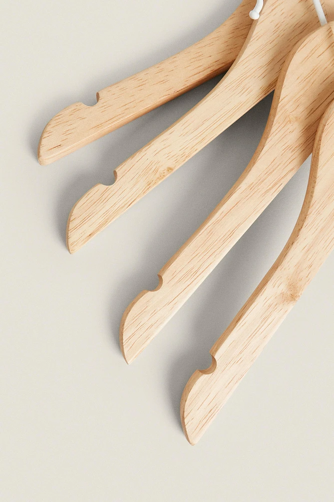 PACK OF CHILDREN’S WOODEN HANGERS (PACK OF 4)